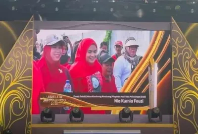 Membanggakan, Mbak Nia Kurnia Fauzi Dinobatkan Sebagai Legislatif Jatim Awards 2025