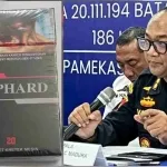 KOLASE FOTO. Rokok ilegal merk "ALPHARD" yang ditengarai milik Haji RJ Blumbungan, Pamekasan, yang dibiarkan bebas beredar oleh Bea Cukai Madura. Dan Kepala Kantor Bea Cukai Madura Novian Dermawan