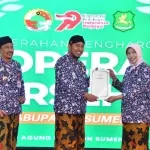KPRI RSUD Sumenep Meraih Predikat Koperasi Sehat, Bupati Fauzi Serahkan Penghargaan